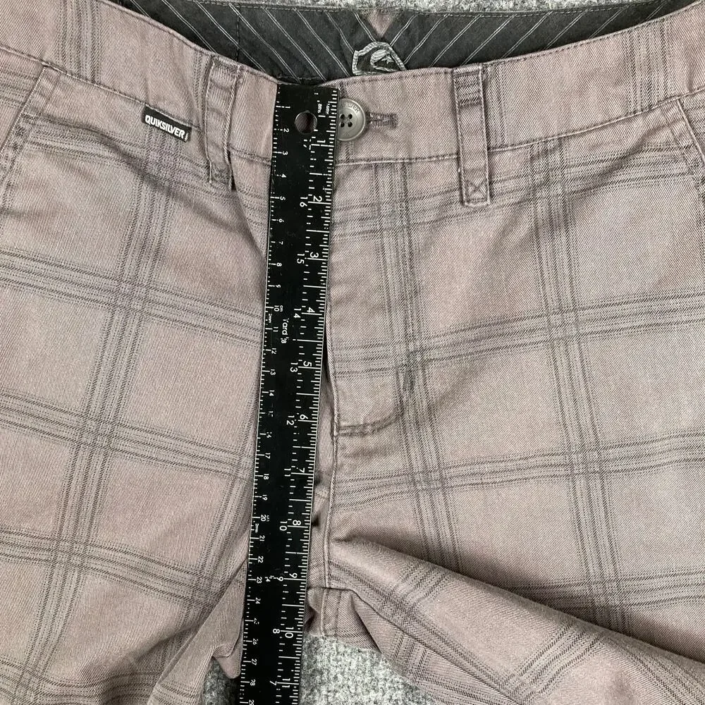 Quiksilver Shorts‎ Boys Size 26 Gray Plaid Casual Chino Skate Surf Style